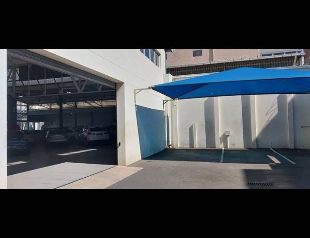 925M² SHOWROOM TO LET IN DURBAN CENTRAL